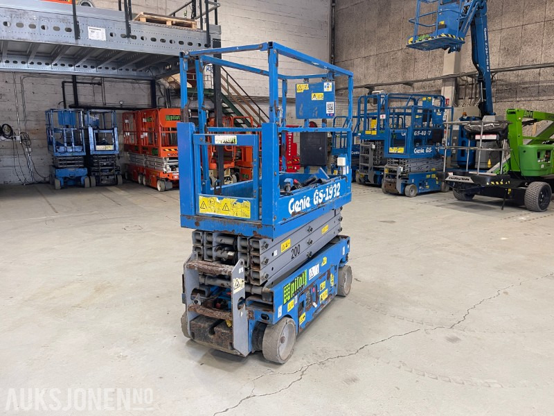 2012 Genie GS-1932 Sakselift - Pacēlājs: foto 4 2012 Genie GS-1932 Sakselift - Pacēlājs: foto 4
