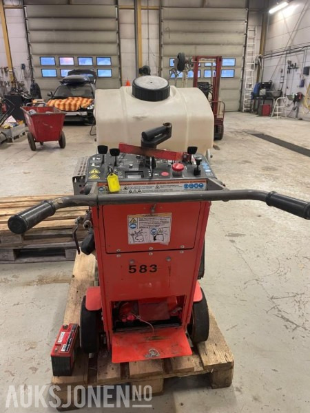 2012 Husqvarna FS524 selvgående gulvsag - Celtniecības maisītājs: foto 4 2012 Husqvarna FS524 selvgående gulvsag - Celtniecības maisītājs: foto 4