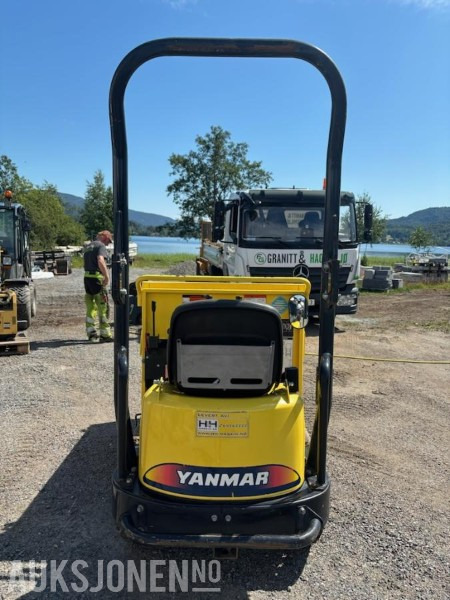 2012 Yanmar C12R Minidumper med treveis tipp / 266 timer - Bezceļu pašizgāzējs: foto 5 2012 Yanmar C12R Minidumper med treveis tipp / 266 timer - Bezceļu pašizgāzējs: foto 5