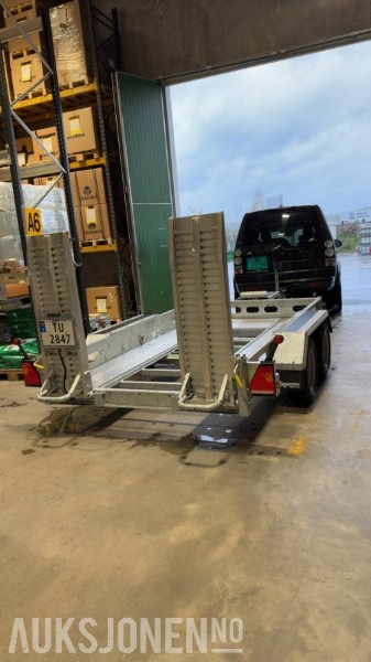 2013 Bobcat E26 m/2 skuffer og maskinhenger - Mini-ekskavators: foto 2 2013 Bobcat E26 m/2 skuffer og maskinhenger - Mini-ekskavators: foto 2