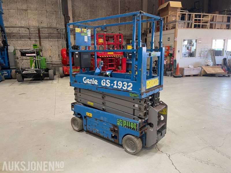 2013 Genie GS-1932 Sakselift - Pacēlājs: foto 1 2013 Genie GS-1932 Sakselift - Pacēlājs: foto 1