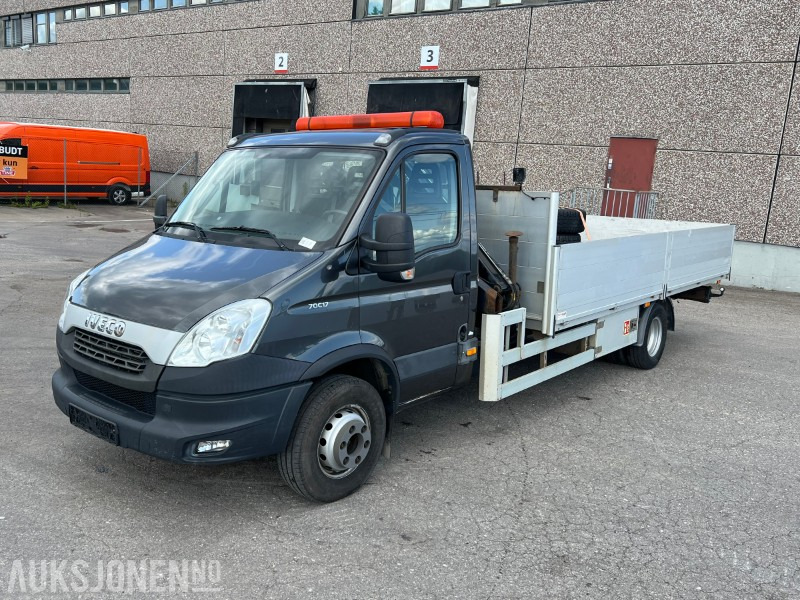 2013 Iveco Daily med plan og Hiab 044D-3HIDOU kran - Kravas auto ar manipulatoru: foto 1 2013 Iveco Daily med plan og Hiab 044D-3HIDOU kran - Kravas auto ar manipulatoru: foto 1