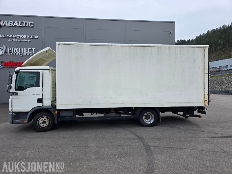 2013 MAN TGL 8.180 - 3 seter - EURO5T - Cruisekontroll - Totalvekt 7490 kg - Kravas automašīna ar slēgto virsbūvi: foto 2 2013 MAN TGL 8.180 - 3 seter - EURO5T - Cruisekontroll - Totalvekt 7490 kg - Kravas automašīna ar slēgto virsbūvi: foto 2