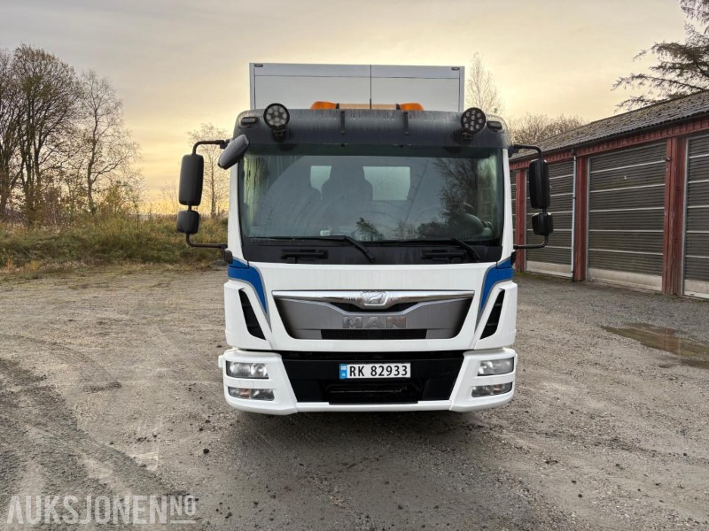 2013 MAN TGL8 220 4X2 Euro6T 3 seter servicevogn C1-reg. - Kravas automašīna ar slēgto virsbūvi: foto 2 2013 MAN TGL8 220 4X2 Euro6T 3 seter servicevogn C1-reg. - Kravas automašīna ar slēgto virsbūvi: foto 2
