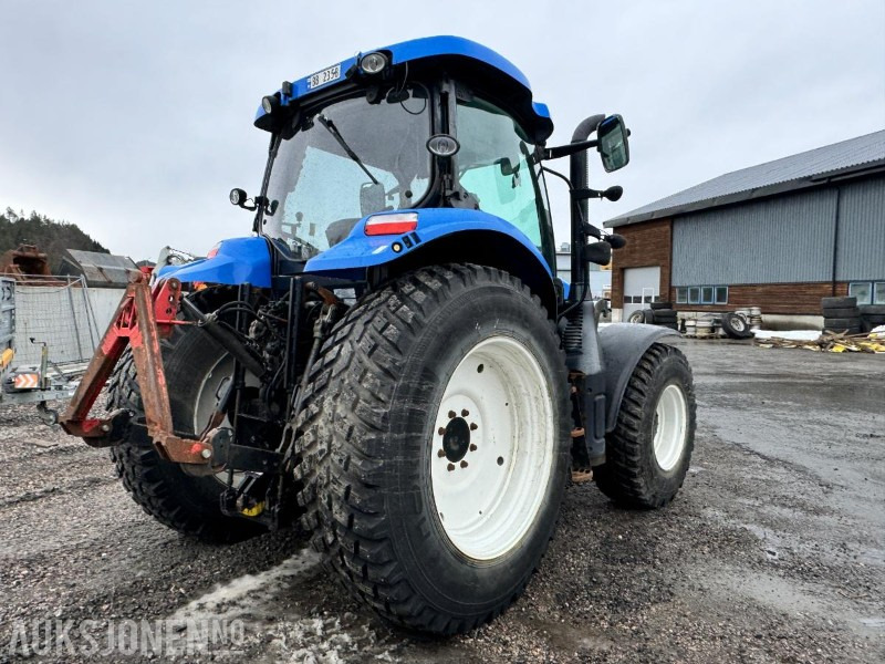 2013 New Holland T6.160 - Frontlaster - 1 skuffe - Triangel og toppstag - TRI piggdekk og landbruksdekk - Traktors: foto 4 2013 New Holland T6.160 - Frontlaster - 1 skuffe - Triangel og toppstag - TRI piggdekk og landbruksdekk - Traktors: foto 4