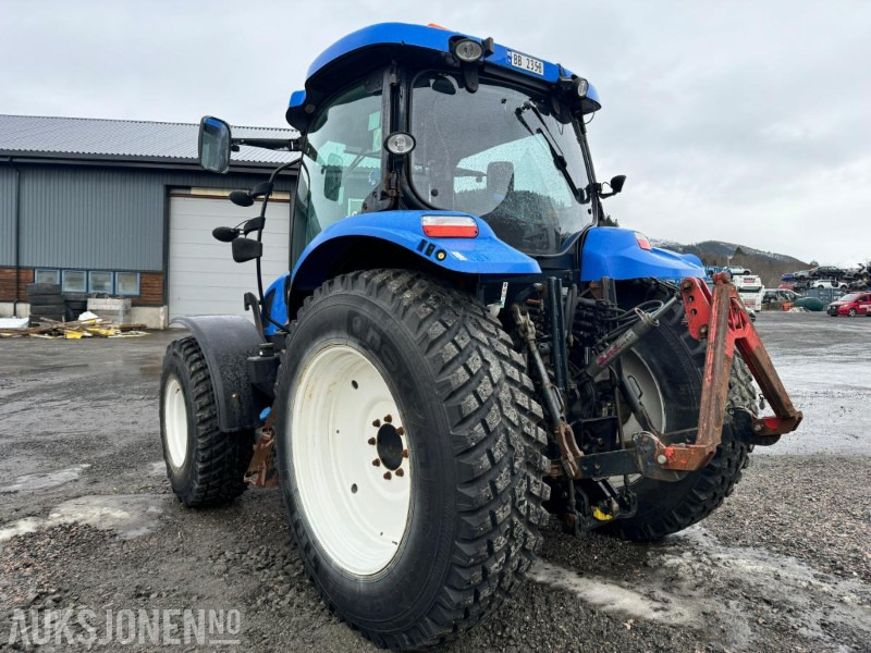 2013 New Holland T6.160 - Frontlaster - 1 skuffe - Triangel og toppstag - TRI piggdekk og landbruksdekk - Traktors: foto 5 2013 New Holland T6.160 - Frontlaster - 1 skuffe - Triangel og toppstag - TRI piggdekk og landbruksdekk - Traktors: foto 5