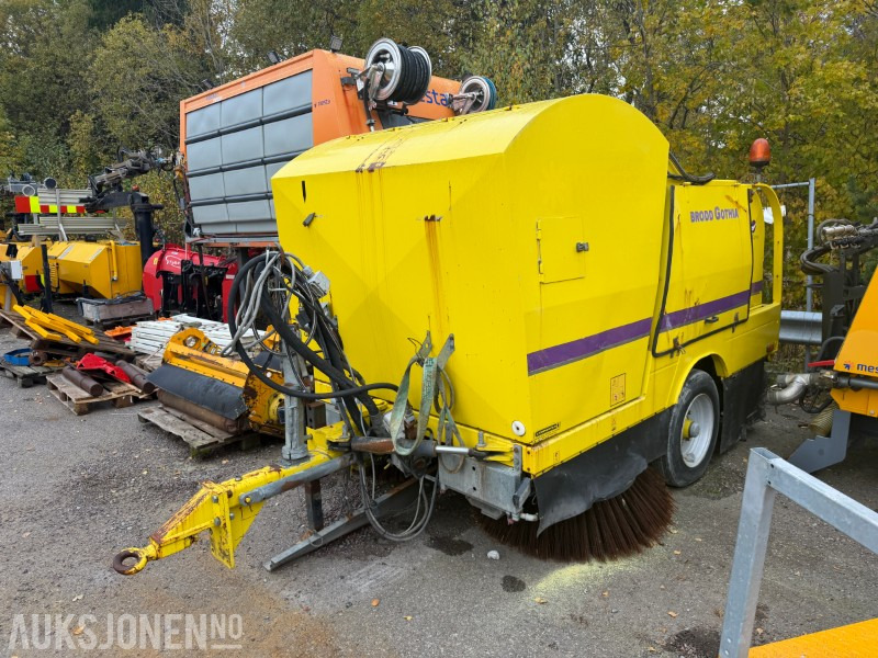 2014 Brodd Gothia Slepesoper til Traktor/Sopemaskin - Celtniecības maisītājs: foto 1 2014 Brodd Gothia Slepesoper til Traktor/Sopemaskin - Celtniecības maisītājs: foto 1