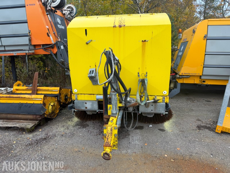 2014 Brodd Gothia Slepesoper til Traktor/Sopemaskin - Celtniecības maisītājs: foto 2 2014 Brodd Gothia Slepesoper til Traktor/Sopemaskin - Celtniecības maisītājs: foto 2