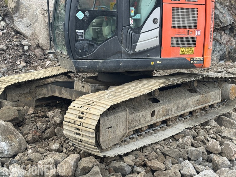 2014 Hitachi ZX225USLC-5B Beltegraver med tiltrotator og pusseskuffe - Ekskavators: foto 4 2014 Hitachi ZX225USLC-5B Beltegraver med tiltrotator og pusseskuffe - Ekskavators: foto 4