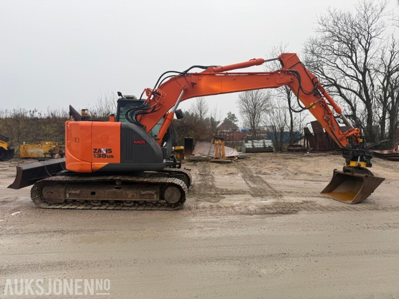 2014 Hitachi Zaxis 135us BELTEGRAVER ENGCON TILTROTATOR SERVICEHISTORIKK SENTRALSMØRING 2 SKUFFER - Ekskavators: foto 4 2014 Hitachi Zaxis 135us BELTEGRAVER ENGCON TILTROTATOR SERVICEHISTORIKK SENTRALSMØRING 2 SKUFFER - Ekskavators: foto 4