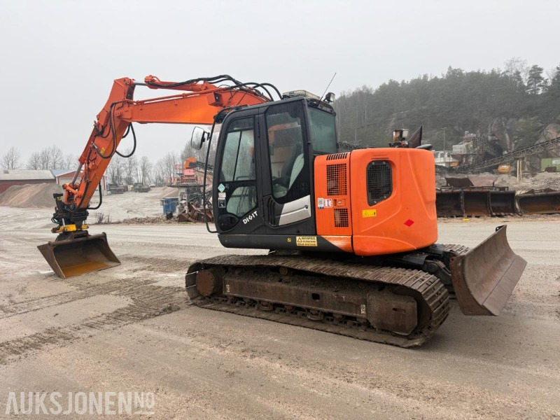 2014 Hitachi Zaxis 135us BELTEGRAVER ENGCON TILTROTATOR SERVICEHISTORIKK SENTRALSMØRING 2 SKUFFER - Ekskavators: foto 5 2014 Hitachi Zaxis 135us BELTEGRAVER ENGCON TILTROTATOR SERVICEHISTORIKK SENTRALSMØRING 2 SKUFFER - Ekskavators: foto 5