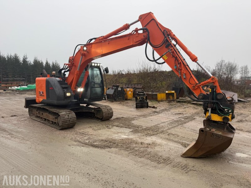 2014 Hitachi Zaxis 135us BELTEGRAVER ENGCON TILTROTATOR SERVICEHISTORIKK SENTRALSMØRING 2 SKUFFER - Ekskavators: foto 2 2014 Hitachi Zaxis 135us BELTEGRAVER ENGCON TILTROTATOR SERVICEHISTORIKK SENTRALSMØRING 2 SKUFFER - Ekskavators: foto 2