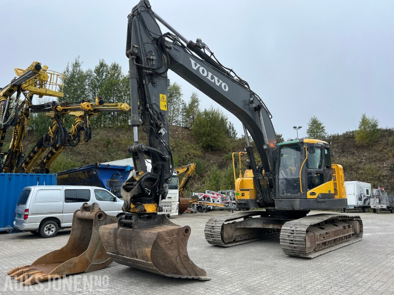 2014 Volvo EC235 DL , Engcon tilt, 2 skuffer, sentralsmøring, dieselvarmer - Ekskavators: foto 1 2014 Volvo EC235 DL , Engcon tilt, 2 skuffer, sentralsmøring, dieselvarmer - Ekskavators: foto 1