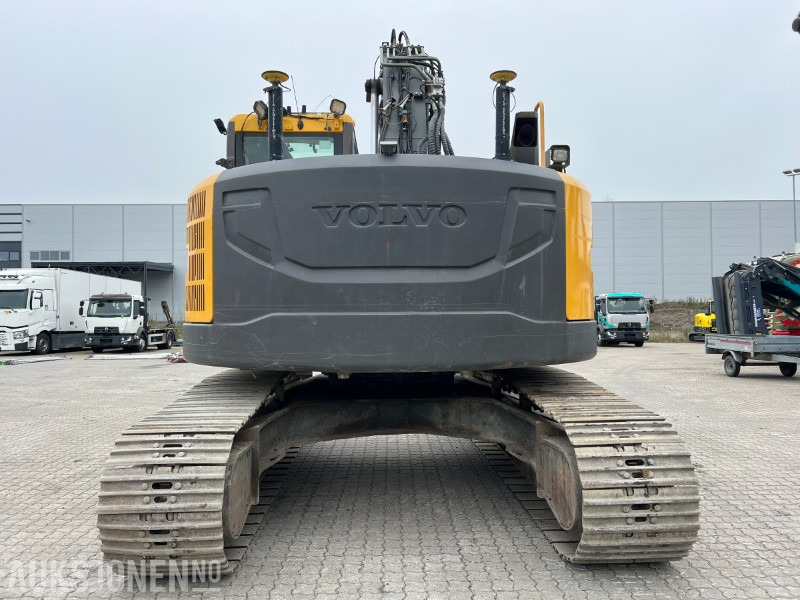 2014 Volvo EC235 DL , Engcon tilt, 2 skuffer, sentralsmøring, dieselvarmer - Ekskavators: foto 4 2014 Volvo EC235 DL , Engcon tilt, 2 skuffer, sentralsmøring, dieselvarmer - Ekskavators: foto 4
