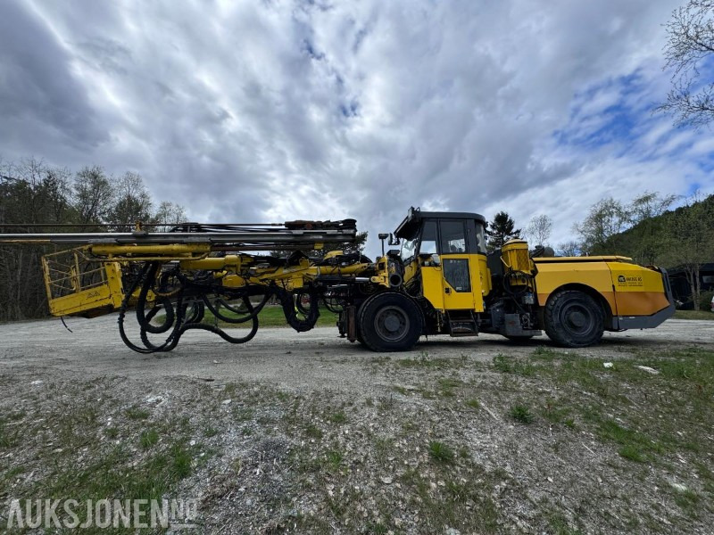 2015 Atlas Copco Boomer M2C - Gruve- og tunellborerigg - 2 boms rigg med personkurv - Urbšanas mašīna: foto 2 2015 Atlas Copco Boomer M2C - Gruve- og tunellborerigg - 2 boms rigg med personkurv - Urbšanas mašīna: foto 2