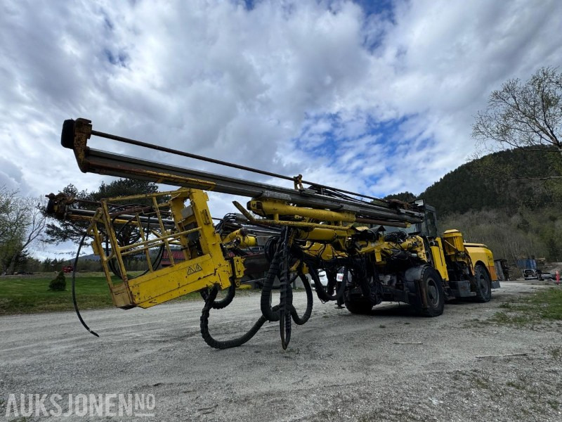 2015 Atlas Copco Boomer M2C - Gruve- og tunellborerigg - 2 boms rigg med personkurv - Urbšanas mašīna: foto 3 2015 Atlas Copco Boomer M2C - Gruve- og tunellborerigg - 2 boms rigg med personkurv - Urbšanas mašīna: foto 3