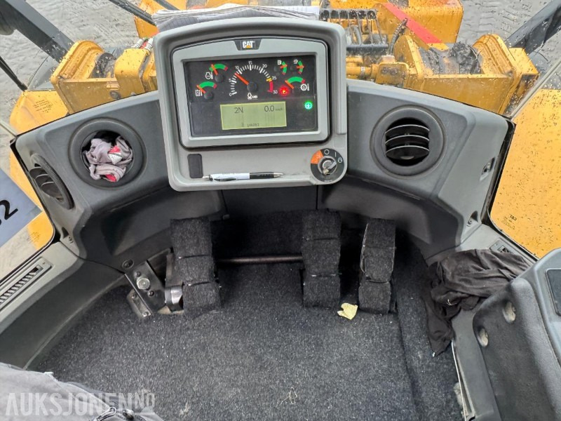 Riteņu iekrāvējs 2015 CAT 966M FOREST MACHINE HJULLASTER, VEKT, SENTRALSMØRING, FULL SERVICEHISTORIKK, SKUFFE: foto 25 Riteņu iekrāvējs 2015 CAT 966M FOREST MACHINE HJULLASTER, VEKT, SENTRALSMØRING, FULL SERVICEHISTORIKK, SKUFFE: foto 25