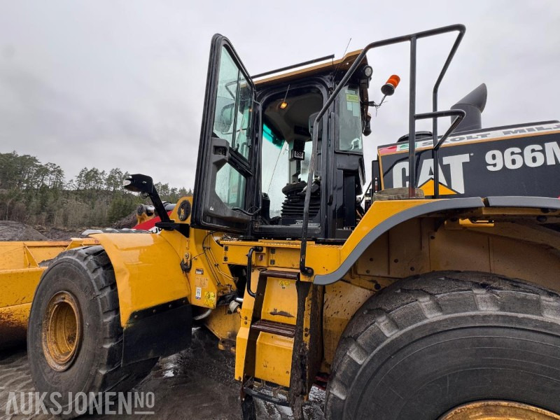 Riteņu iekrāvējs 2015 CAT 966M FOREST MACHINE HJULLASTER, VEKT, SENTRALSMØRING, FULL SERVICEHISTORIKK, SKUFFE: foto 18 Riteņu iekrāvējs 2015 CAT 966M FOREST MACHINE HJULLASTER, VEKT, SENTRALSMØRING, FULL SERVICEHISTORIKK, SKUFFE: foto 18