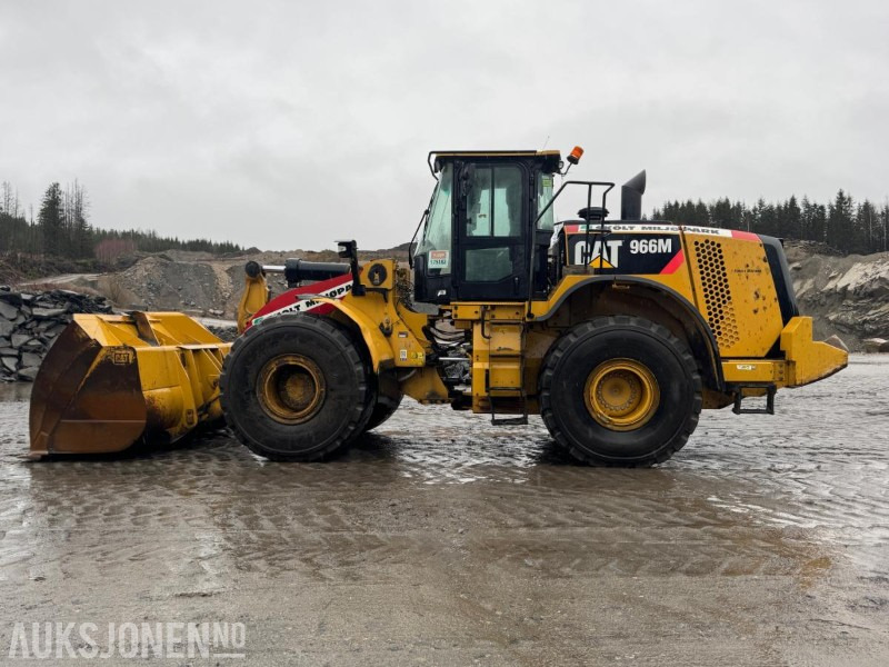 Riteņu iekrāvējs 2015 CAT 966M FOREST MACHINE HJULLASTER, VEKT, SENTRALSMØRING, FULL SERVICEHISTORIKK, SKUFFE: foto 8 Riteņu iekrāvējs 2015 CAT 966M FOREST MACHINE HJULLASTER, VEKT, SENTRALSMØRING, FULL SERVICEHISTORIKK, SKUFFE: foto 8