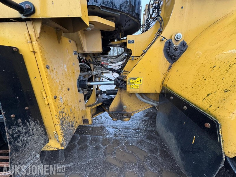 Riteņu iekrāvējs 2015 CAT 966M FOREST MACHINE HJULLASTER, VEKT, SENTRALSMØRING, FULL SERVICEHISTORIKK, SKUFFE: foto 47 Riteņu iekrāvējs 2015 CAT 966M FOREST MACHINE HJULLASTER, VEKT, SENTRALSMØRING, FULL SERVICEHISTORIKK, SKUFFE: foto 47