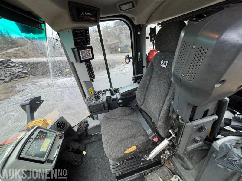 Riteņu iekrāvējs 2015 CAT 966M FOREST MACHINE HJULLASTER, VEKT, SENTRALSMØRING, FULL SERVICEHISTORIKK, SKUFFE: foto 22 Riteņu iekrāvējs 2015 CAT 966M FOREST MACHINE HJULLASTER, VEKT, SENTRALSMØRING, FULL SERVICEHISTORIKK, SKUFFE: foto 22