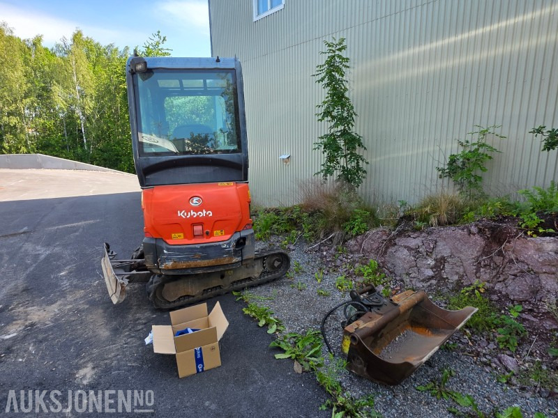 2015 Kubota KX019-4 Minigraver med grave og pusseskuff - Mini-ekskavators: foto 4 2015 Kubota KX019-4 Minigraver med grave og pusseskuff - Mini-ekskavators: foto 4