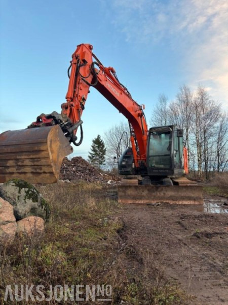 2016 Hitachi ZX135US-58 Beltegraver - Rotortilt - 3 skuffer - Ekskavators: foto 3 2016 Hitachi ZX135US-58 Beltegraver - Rotortilt - 3 skuffer - Ekskavators: foto 3