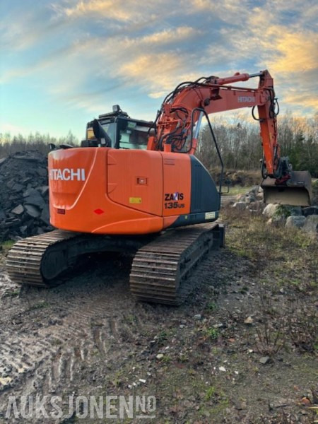 2016 Hitachi ZX135US-58 Beltegraver - Rotortilt - 3 skuffer - Ekskavators: foto 2 2016 Hitachi ZX135US-58 Beltegraver - Rotortilt - 3 skuffer - Ekskavators: foto 2