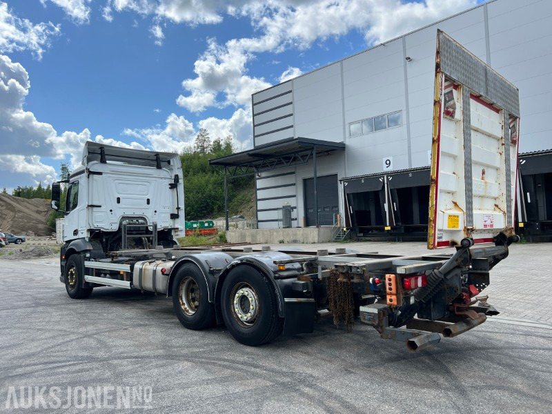 2016 Mercedes-Benz Antos 2545 containerbil med baklem, ryggekamera, hengerfeste, bluetec - Konteineru vedējs/ Kravas automašīna ar noņemamā virsbūve: foto 3 2016 Mercedes-Benz Antos 2545 containerbil med baklem, ryggekamera, hengerfeste, bluetec - Konteineru vedējs/ Kravas automašīna ar noņemamā virsbūve: foto 3