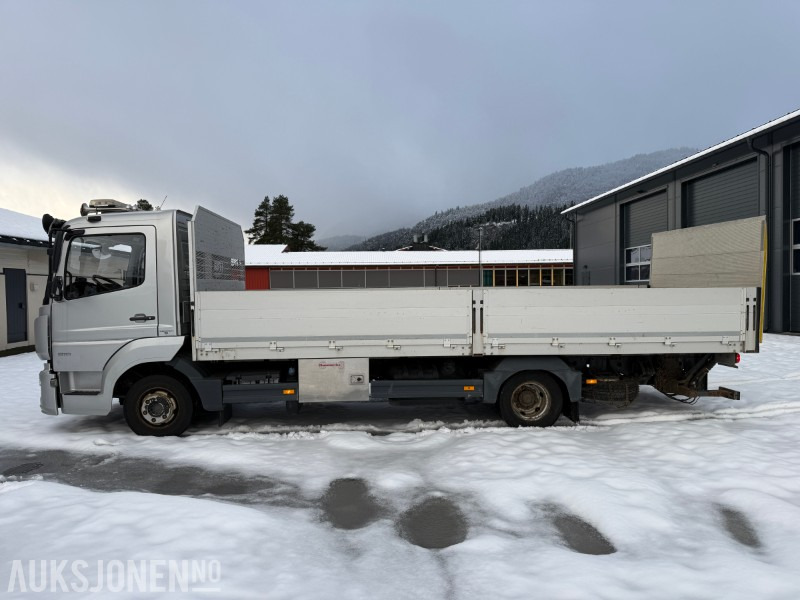 2016 Mercedes-Benz Atego 816 planbil med Zepro løftelem - C1 førarkort - Eu godkjent - Bortu kravas automašīna/ Platforma: foto 2 2016 Mercedes-Benz Atego 816 planbil med Zepro løftelem - C1 førarkort - Eu godkjent - Bortu kravas automašīna/ Platforma: foto 2
