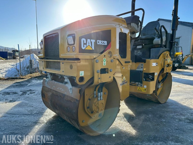 2017 CAT CB22B VIBRO VALS - 1678 Timer - Veltnis: foto 1 2017 CAT CB22B VIBRO VALS - 1678 Timer - Veltnis: foto 1