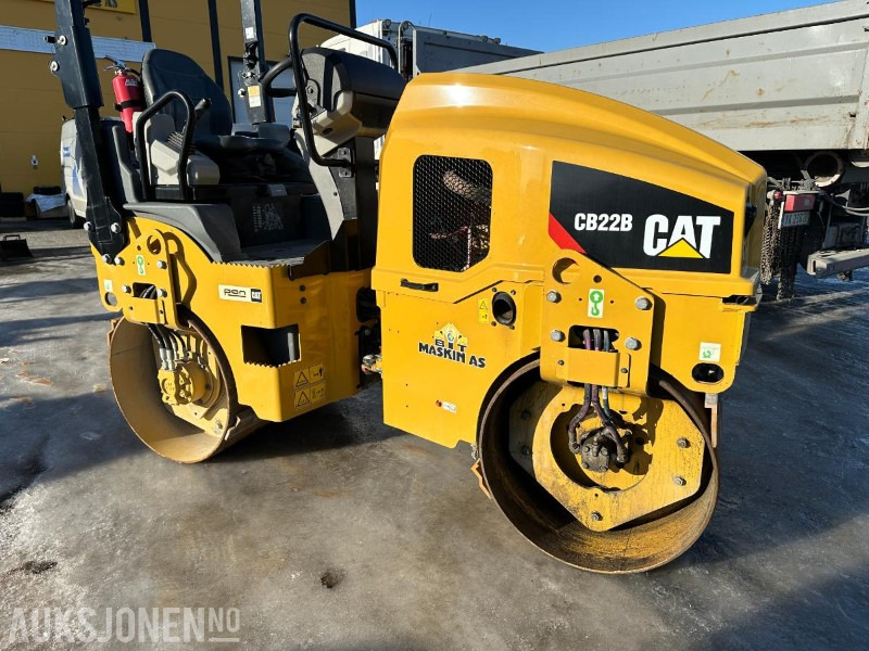 2017 CAT CB22B VIBRO VALS - 1678 Timer - Veltnis: foto 2 2017 CAT CB22B VIBRO VALS - 1678 Timer - Veltnis: foto 2