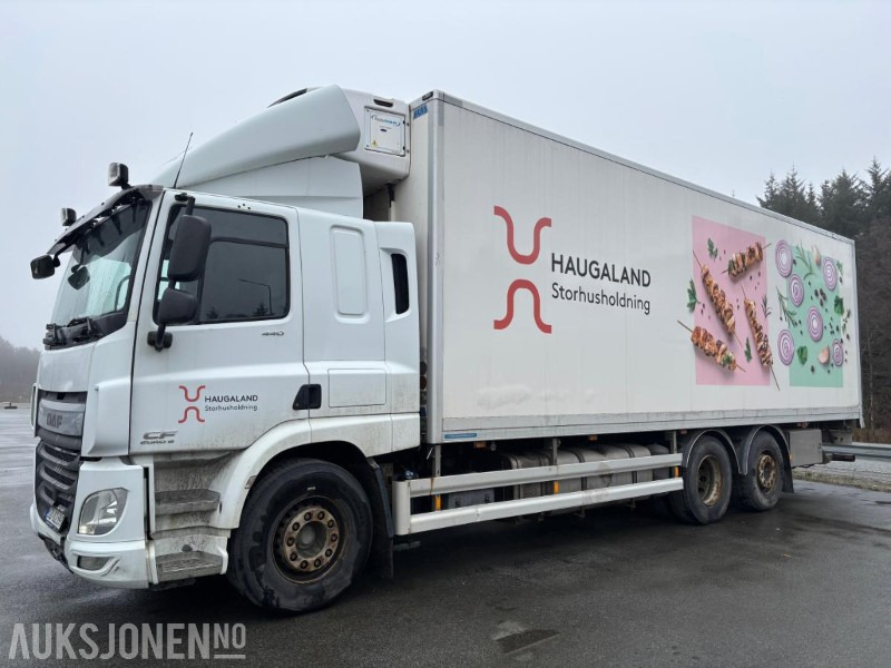 2017 DAF CF 440 6x2 FAN kjøle/frys skapbil. Supra1250 kjøl. 21paller. - Kravas automašīna ar slēgto virsbūvi: foto 2 2017 DAF CF 440 6x2 FAN kjøle/frys skapbil. Supra1250 kjøl. 21paller. - Kravas automašīna ar slēgto virsbūvi: foto 2