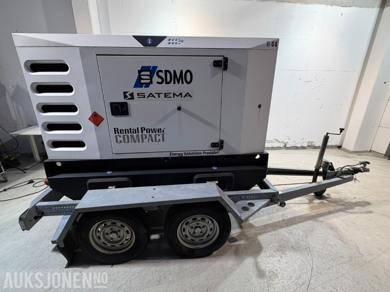 2017 SATEMA SDMO R44C3 40kVA 400V tilhengermontert strømaggregat - Celtniecības maisītājs: foto 5 2017 SATEMA SDMO R44C3 40kVA 400V tilhengermontert strømaggregat - Celtniecības maisītājs: foto 5