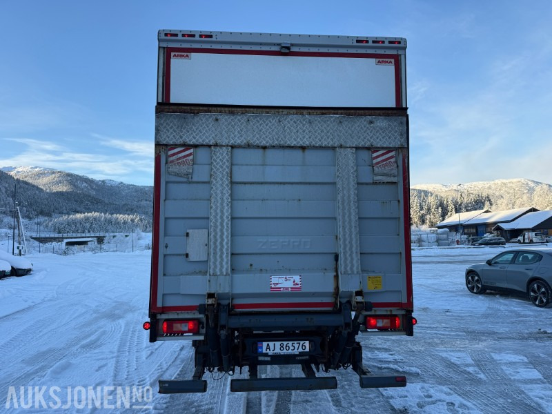 2017 Volvo FM 330 Euro 6 skapbil - 406117 km - Eu godkjent. - Kravas automašīna ar slēgto virsbūvi: foto 4 2017 Volvo FM 330 Euro 6 skapbil - 406117 km - Eu godkjent. - Kravas automašīna ar slēgto virsbūvi: foto 4