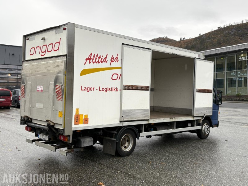 2018 Fuso Canter skapbil m/løftelem - KUN 53123 km - eu-godkjent 26.06.2025 - Kravas automašīna ar slēgto virsbūvi: foto 3 2018 Fuso Canter skapbil m/løftelem - KUN 53123 km - eu-godkjent 26.06.2025 - Kravas automašīna ar slēgto virsbūvi: foto 3