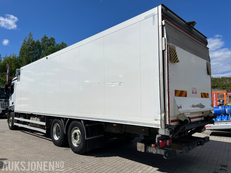 2018 Mercedes-Benz Antos 2545 skapbil med kjøleaggregat, baklem, lav km, DAB, Automat - Kravas automašīna ar slēgto virsbūvi: foto 3 2018 Mercedes-Benz Antos 2545 skapbil med kjøleaggregat, baklem, lav km, DAB, Automat - Kravas automašīna ar slēgto virsbūvi: foto 3