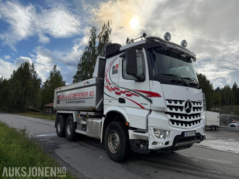 2018 Mercedes-Benz Arocs 2658 Euro 6 - Kravas automašīna pašizgāzējs: foto 3 2018 Mercedes-Benz Arocs 2658 Euro 6 - Kravas automašīna pašizgāzējs: foto 3