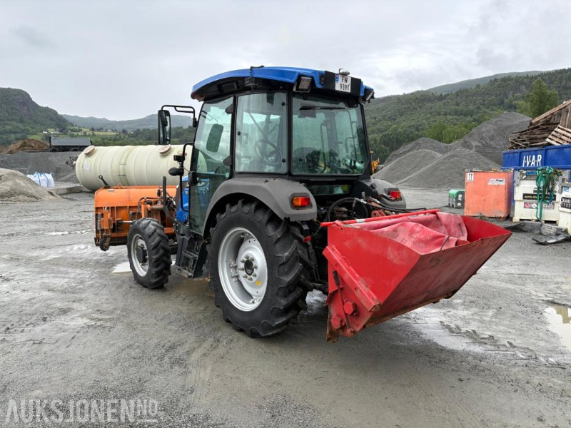 2020 Solis 50 med frontlaster,strøapparat og brøyteskjær - Traktors: foto 3 2020 Solis 50 med frontlaster,strøapparat og brøyteskjær - Traktors: foto 3