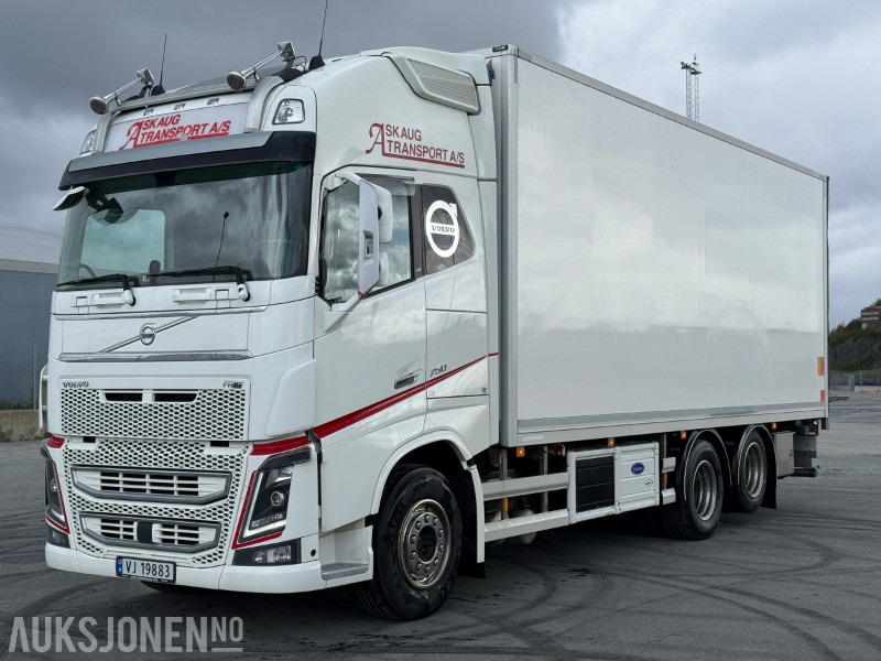 2020 Volvo FH16 750 6x2 skapbil med kjøl/frys - Kravas automašīna ar slēgto virsbūvi: foto 1 2020 Volvo FH16 750 6x2 skapbil med kjøl/frys - Kravas automašīna ar slēgto virsbūvi: foto 1