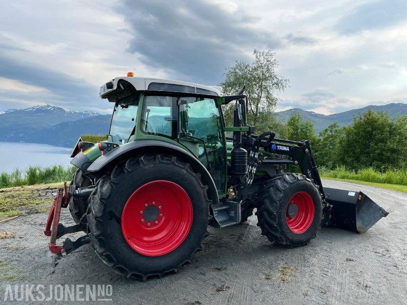 2021 Fendt 211 Vario med Trima frontlaster, hydraulisk toppstag, triangel og skuffe - Traktors: foto 4 2021 Fendt 211 Vario med Trima frontlaster, hydraulisk toppstag, triangel og skuffe - Traktors: foto 4