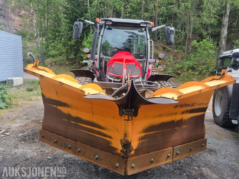 2022 Massey Ferguson 5S.145 traktor med Strøkasse og V-plog - Traktors: foto 5 2022 Massey Ferguson 5S.145 traktor med Strøkasse og V-plog - Traktors: foto 5