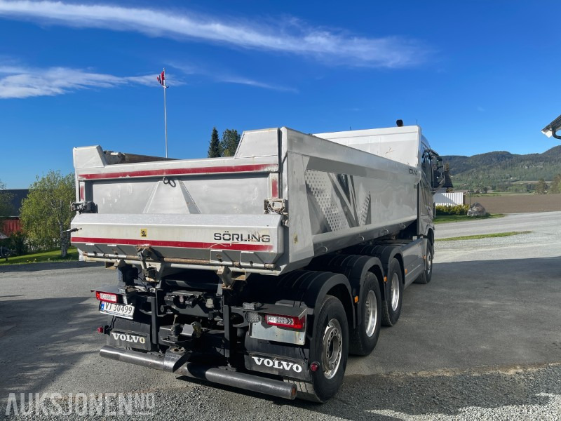 2022 Volvo FH16 750 8x4 Tridem – Gullavtale, Én Eier, EU-godkjent til 15.05.2026 - Kravas automašīna pašizgāzējs: foto 4 2022 Volvo FH16 750 8x4 Tridem – Gullavtale, Én Eier, EU-godkjent til 15.05.2026 - Kravas automašīna pašizgāzējs: foto 4