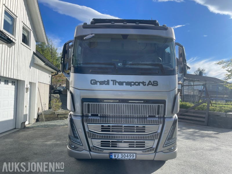 2022 Volvo FH16 750 8x4 Tridem – Gullavtale, Én Eier, EU-godkjent til 15.05.2026 - Kravas automašīna pašizgāzējs: foto 2 2022 Volvo FH16 750 8x4 Tridem – Gullavtale, Én Eier, EU-godkjent til 15.05.2026 - Kravas automašīna pašizgāzējs: foto 2