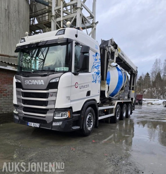 2023 Scania R-serie båndbil / 8x2 tridem / 61295 km - Betonvedējs: foto 1 2023 Scania R-serie båndbil / 8x2 tridem / 61295 km - Betonvedējs: foto 1