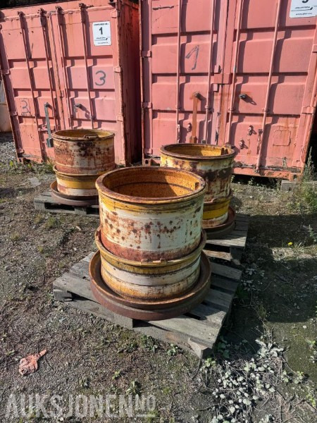3 stk brede felger til Volvo A40 FFS (til 875/65-R29 dekk) - Celtniecības maisītājs: foto 1 3 stk brede felger til Volvo A40 FFS (til 875/65-R29 dekk) - Celtniecības maisītājs: foto 1