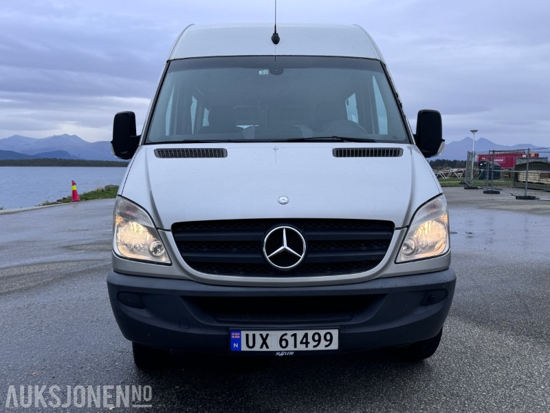 2012 Mercedes-Benz Sprinter minibuss - 9 seter - Registrert som personbil - Det medfølger ekstra seter - Webasto bak EU godkjennes før salg - Autobuss: foto 2 2012 Mercedes-Benz Sprinter minibuss - 9 seter - Registrert som personbil - Det medfølger ekstra seter - Webasto bak EU godkjennes før salg - Autobuss: foto 2