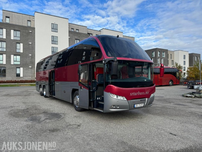 2013 MAN NEOPLAN Cityliner EEV-Nylig EU-godkjent - 53 seter - 615222km -turbuss - Autobuss: foto 2 2013 MAN NEOPLAN Cityliner EEV-Nylig EU-godkjent - 53 seter - 615222km -turbuss - Autobuss: foto 2