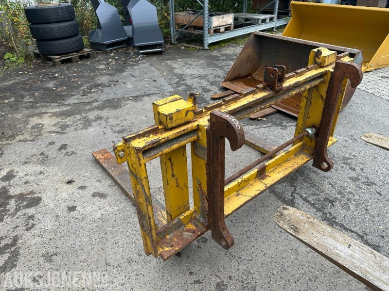 Gjerstad, Volvo Store BM Pallegaffel, Passer L-50 til L-120 - Celtniecības maisītājs: foto 2 Gjerstad, Volvo Store BM Pallegaffel, Passer L-50 til L-120 - Celtniecības maisītājs: foto 2
