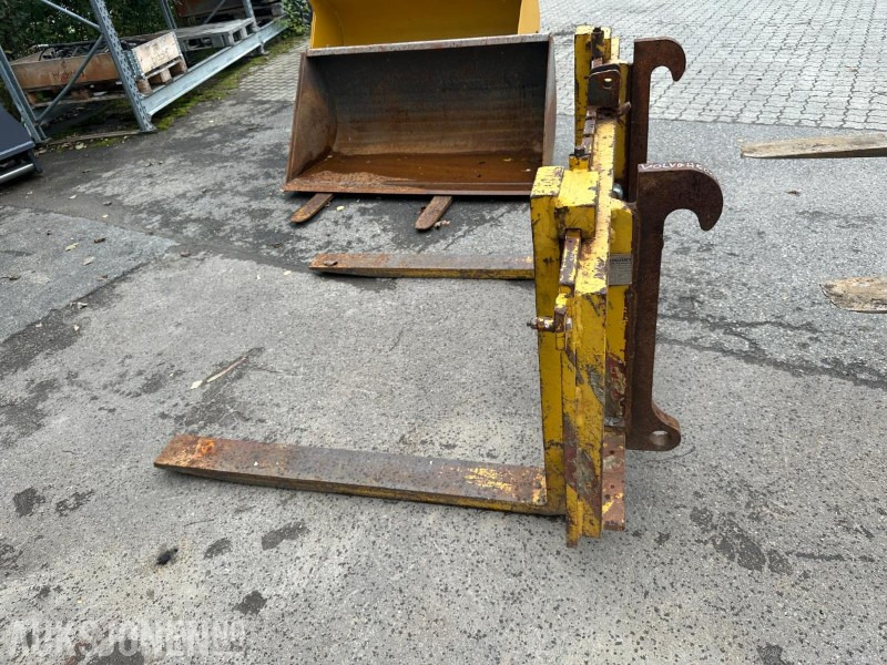 Gjerstad, Volvo Store BM Pallegaffel, Passer L-50 til L-120 - Celtniecības maisītājs: foto 3 Gjerstad, Volvo Store BM Pallegaffel, Passer L-50 til L-120 - Celtniecības maisītājs: foto 3